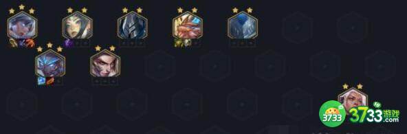 金铲铲之战锐雯主C阵容装备搭配详解